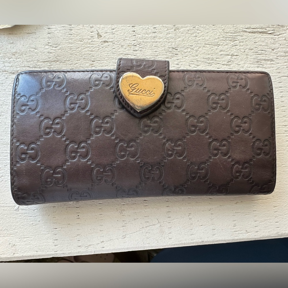 Authentic Gucci wallet
